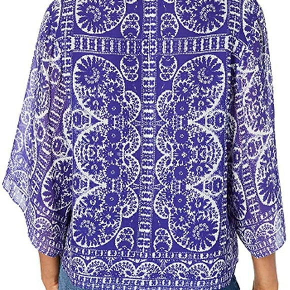 Nanette Lepore
Printed Silk Split-Neck Top Large - Picture 2 of 10